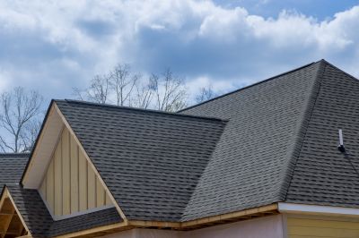 Signs It’s Time For A New Asphalt Shingle Roof Installation